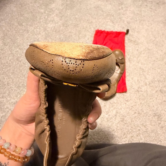 Louis Vuitton Elba Ballerina flats in taupe - Picture 3 of 11